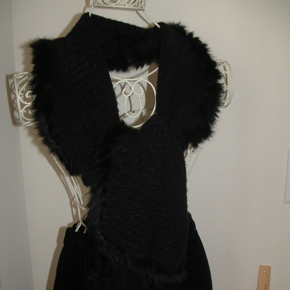 Acrylic Rabbit Fur Trim Scarf - Picture 5 of 8